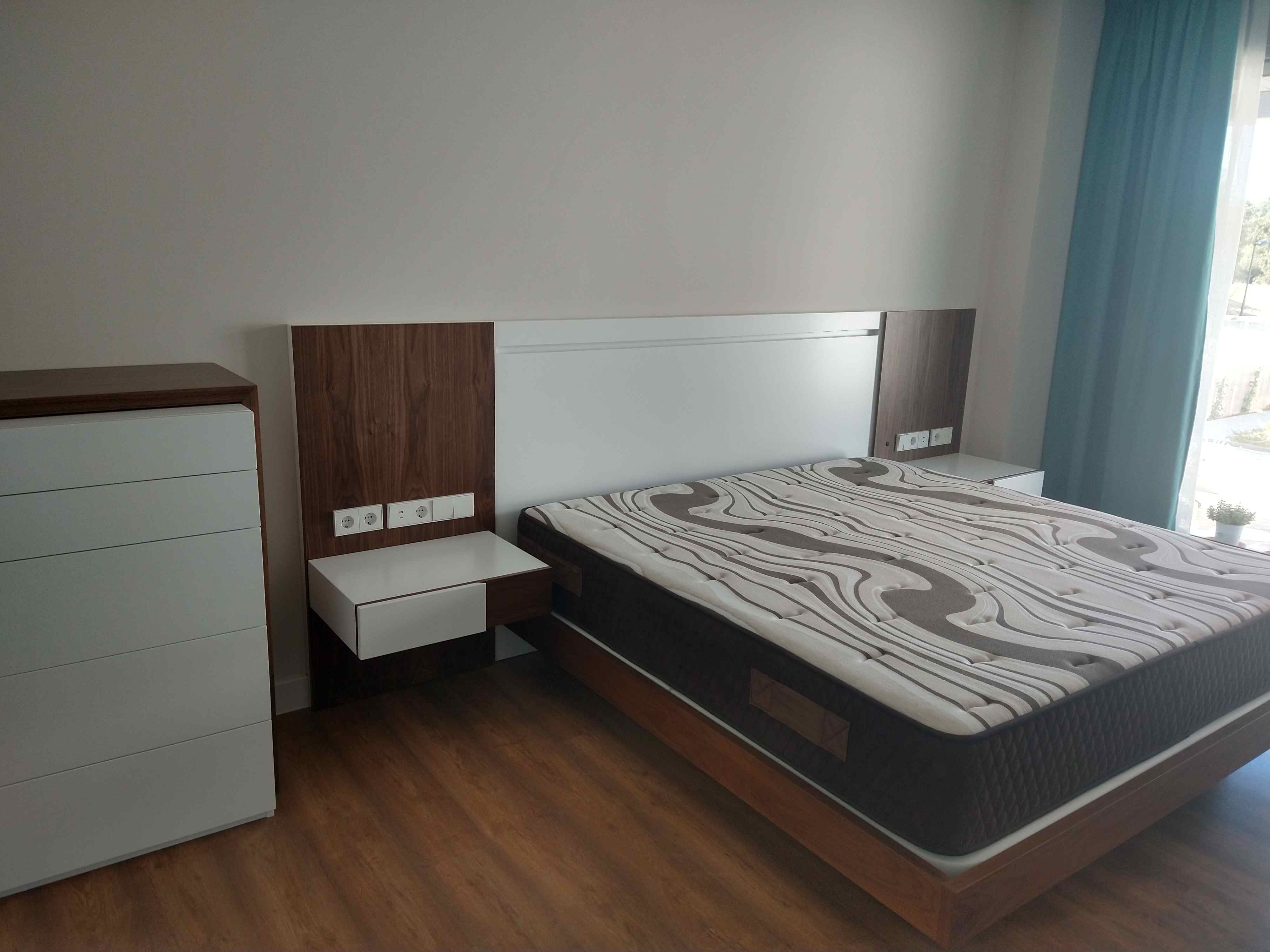 dormitorio y cama doble